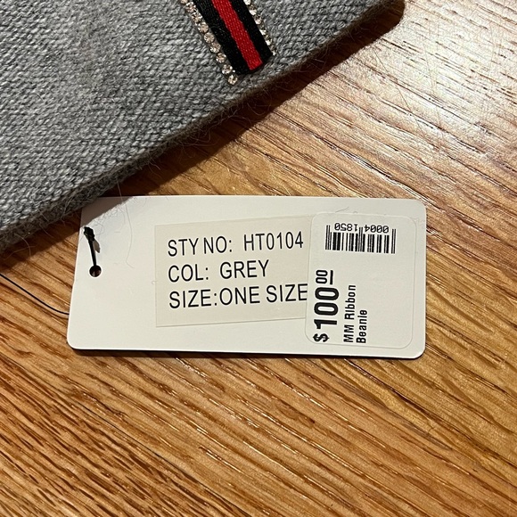 Mitchie’s women’s winter ski hat with real fox fur. - Picture 3 of 6